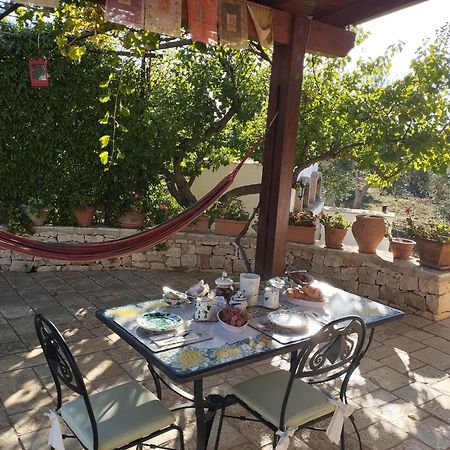 Piccolo Trullo Ostunese Le Jardin De Sophie' Остуни Экстерьер фото